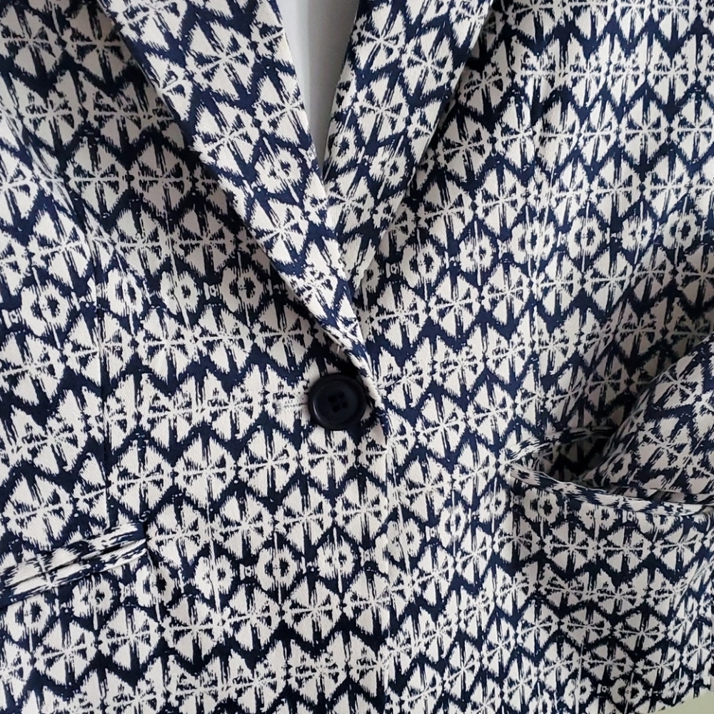 Jacket - Picture 3 of 4